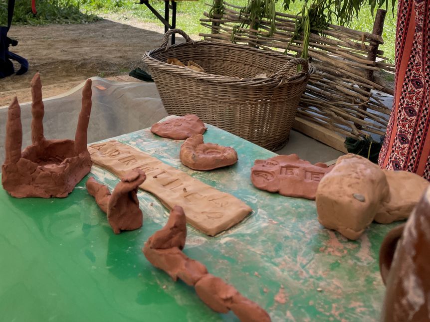 Heuneburg – Stadt Pyrene, Event, Keltenfest, Lehmfiguren
