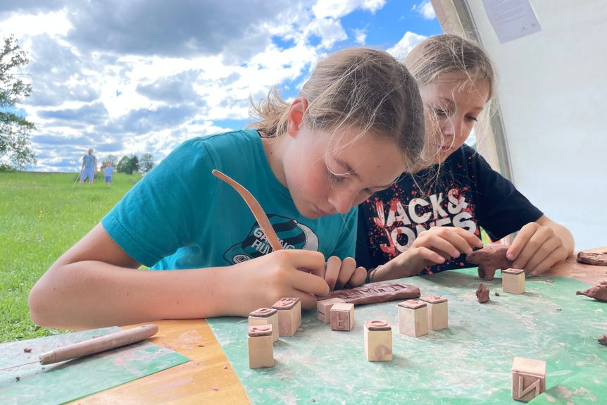 Heuneburg – Stadt Pyrene, Events, Familientag, Bastelaktion