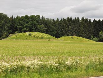 Grabhügel im Umfeld der Heuneburg - Stadt Pyrene