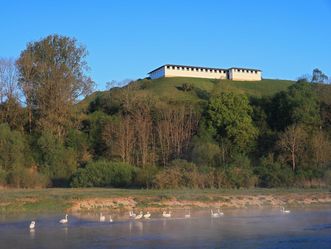 Heuneburg – Stadt Pyrene von der Donau aus