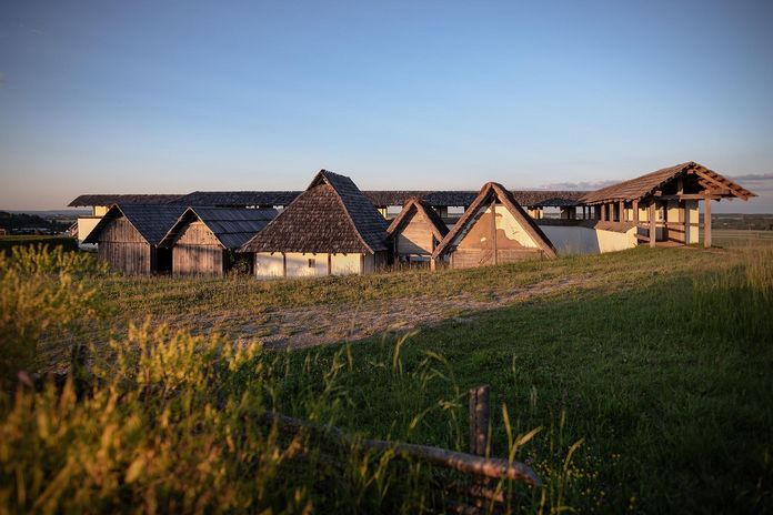 Heuneburg – Stadt Pyrene, Rekonstruktion der Werkstätten und Wohnhäuser