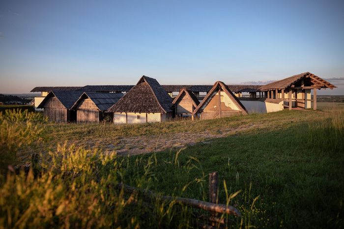 Heuneburg – Stadt Pyrene, Rekonstruktion der Werkstätten und Wohnhäuser